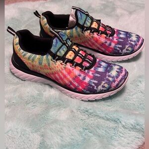 Women’s Athletic Sneakers